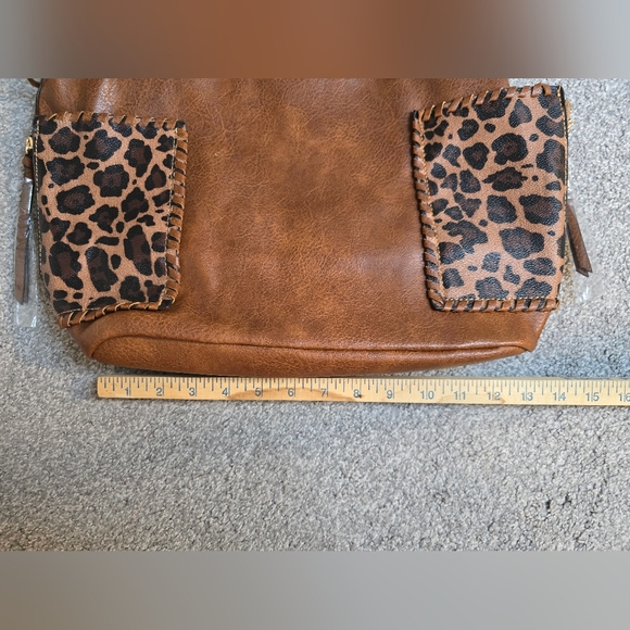 Faux Leather Animal Print Roomy Trendy Stylish Great Condition Shoulder Bag - Picture 4 of 10